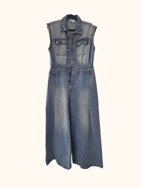 Eesome Women's Light Blue Sleeveless Denim Jumpsuit NWOT